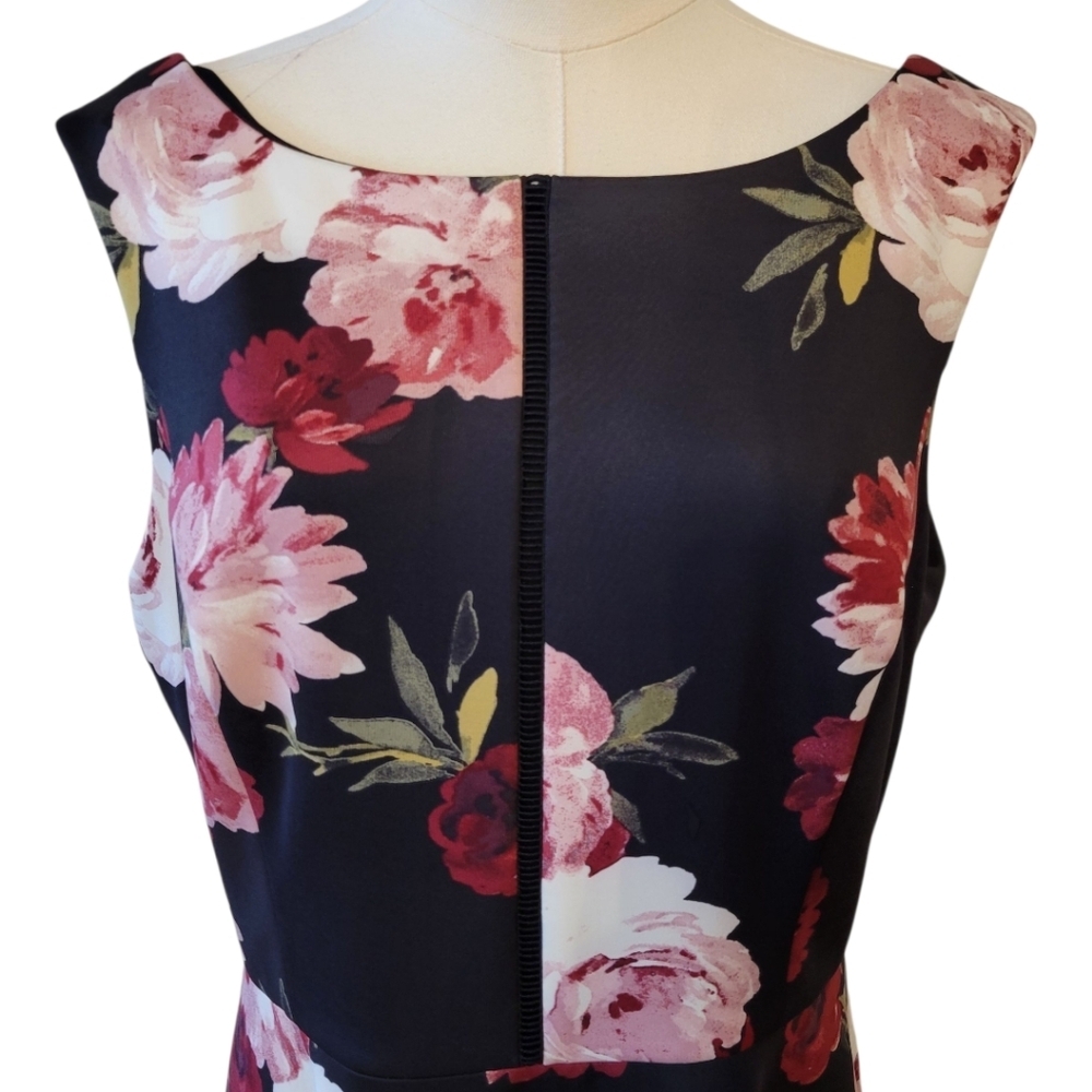 WHBM Black Sleeveless Rose Floral Fit & Flare Dress Size 12 - Picture 3 of 6